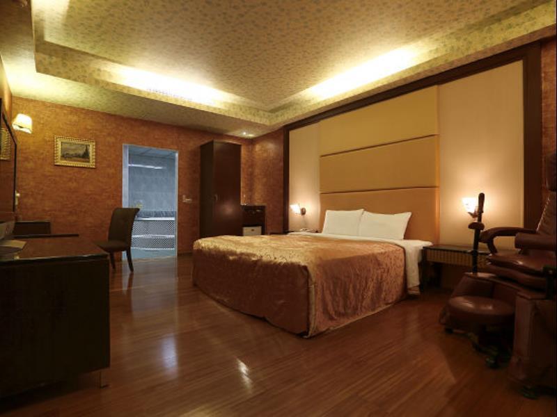 Hua Xiang Motel - Fengshan Kaohsiung Luaran gambar