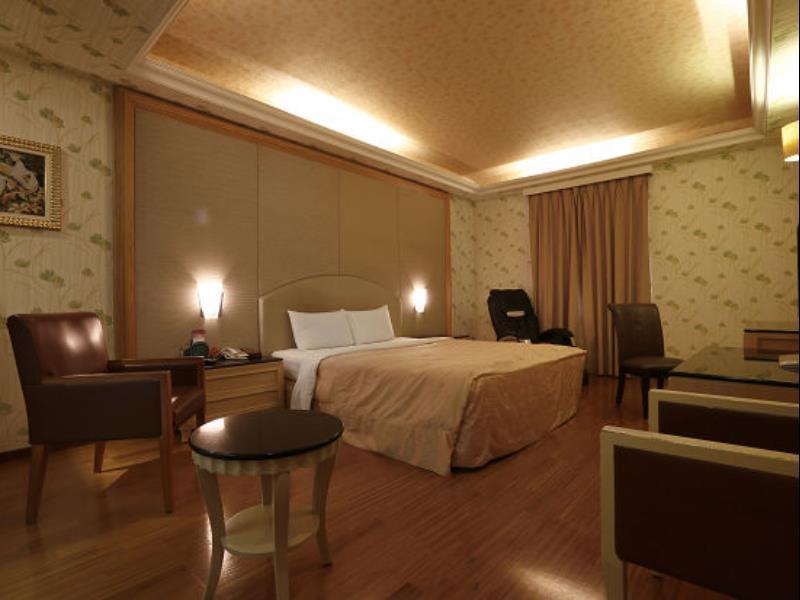 Hua Xiang Motel - Fengshan Kaohsiung Luaran gambar