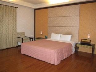 Hua Xiang Motel - Fengshan Kaohsiung Luaran gambar