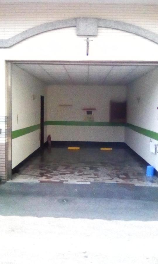 Hua Xiang Motel - Fengshan Kaohsiung Luaran gambar